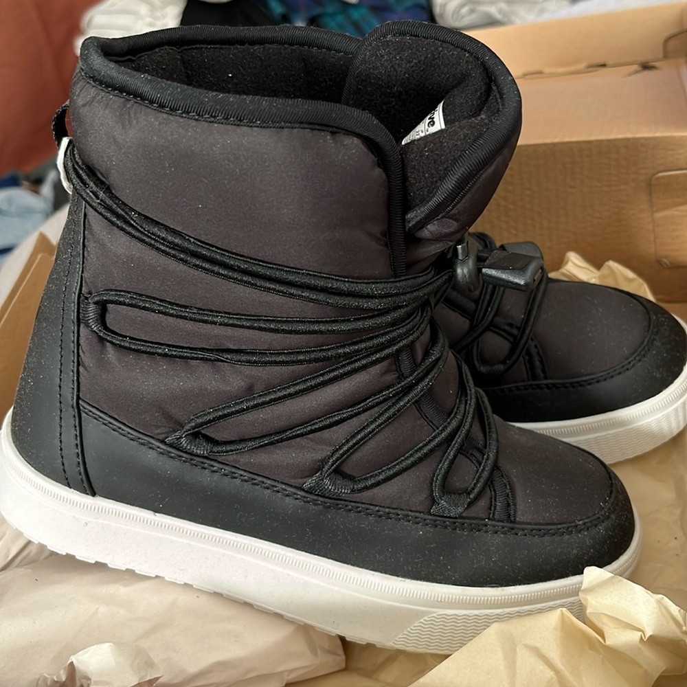 Native Charmonix boots black J3